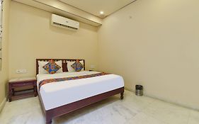 Fabhotel The Bayan Elegance